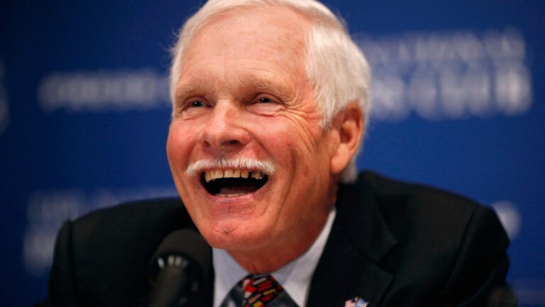 Ted Turner, el magnate de los medios que fundó CNN, murió a los 87 años