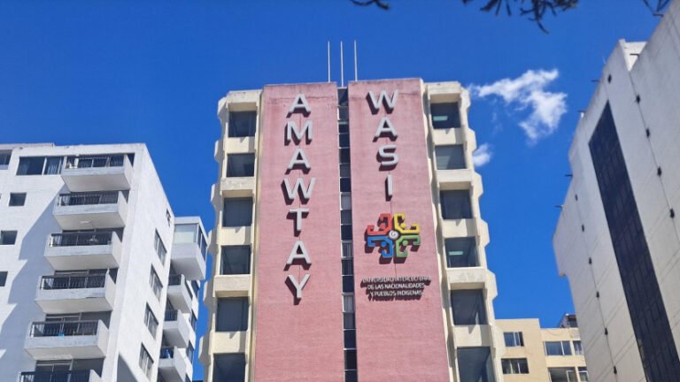 Universidad Amawtay Wasi recibirá nuevos recursos tras proceso de intervención